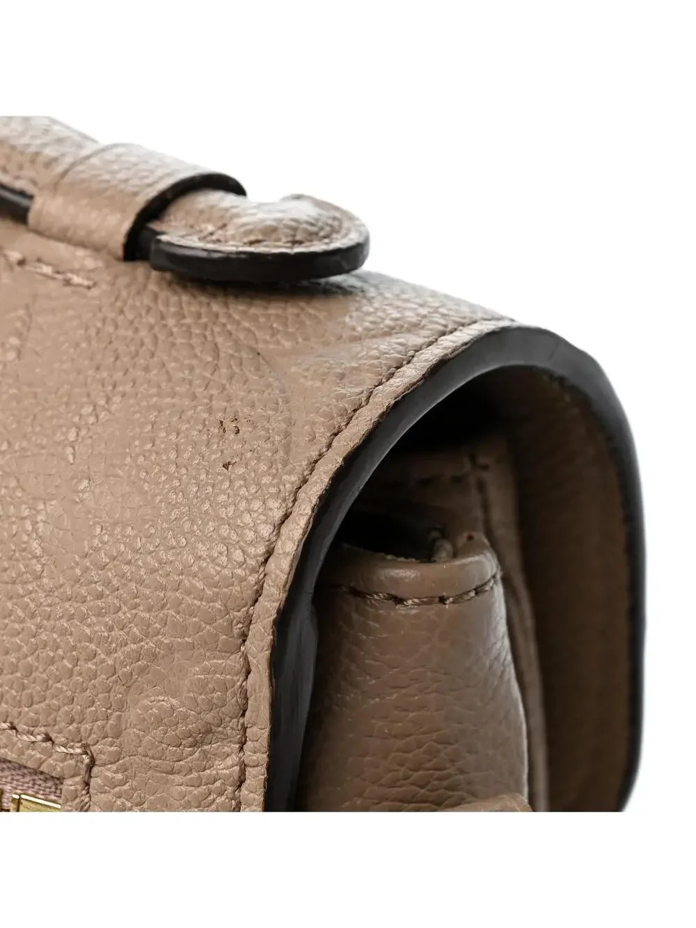 Louis Vuitton indulge elegance